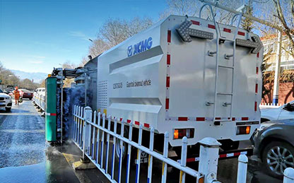 8188cc威尼斯护栏洗濯车在西藏举行洗濯作业