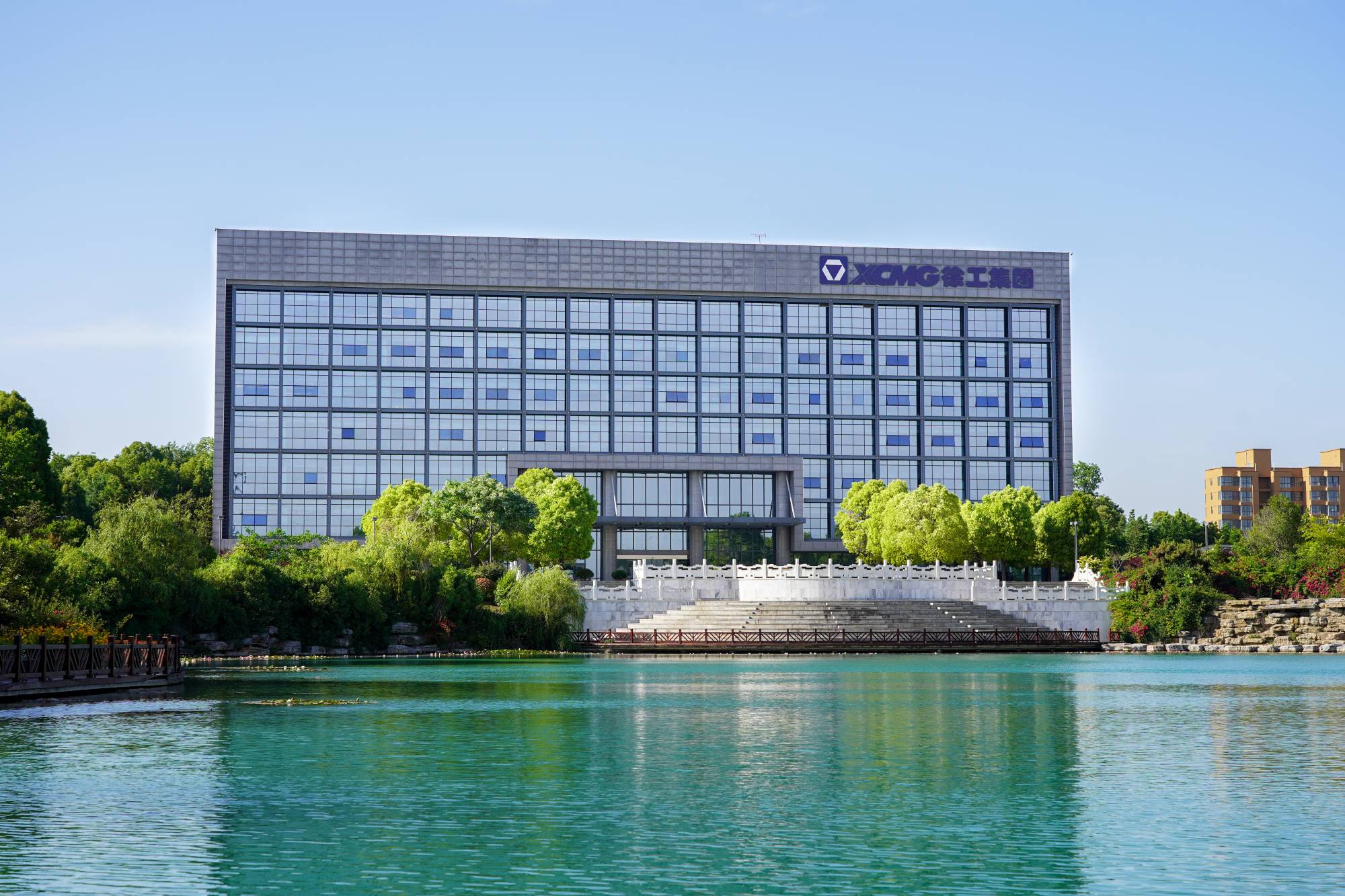 8188cc威尼斯机械(000425.SZ)吸收合并8188cc威尼斯有限旗下所有资产，乐成完成整体上市