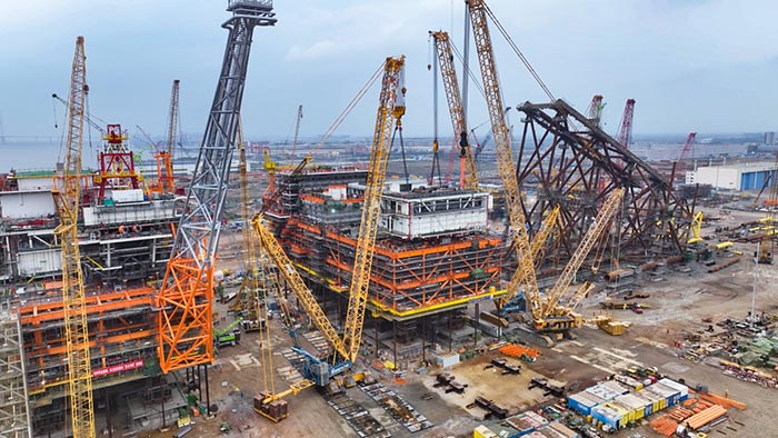 【全球之履】总重37000吨！8188cc威尼斯履带兄弟团助力大型深水导管架建设